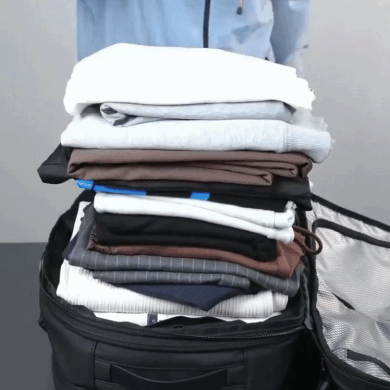 Bolsa de Viaje Ultra-Compresora Pro – Lleva el doble de ropa sin pagar maleta extra.